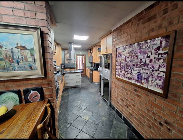 4 BEDROOM HOUSE FOR SALE IN VANDERBIJLPARK SE 3